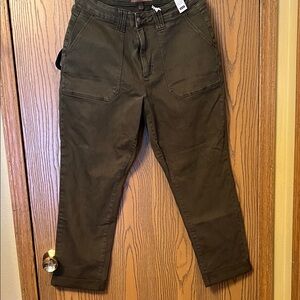 New Judy Blue Women’s Olive Utility Pants.  14w.